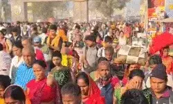 सोमवार को महाकुंभ में वीकेंड से भी ज्यादा भीड़- एंट्री पॉइंट पर लगे जाम सोमवार को महाकुंभ में वीकेंड से भी ज्यादा भीड़- एंट्री पॉइंट पर लगे जाम