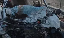 एक्सप्रेस वे पर कार एवं ट्रैवलर की टक्कर- पिता एवं बेटा बेटी की मौत एक्सप्रेस वे पर कार एवं ट्रैवलर की टक्कर- पिता एवं बेटा बेटी की मौत