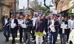 वकीलों ने रजिस्ट्री दफ्तर पर प्रदर्शन कर किया अधिवक्ता बिल का विरोध वकीलों ने रजिस्ट्री दफ्तर पर प्रदर्शन कर किया अधिवक्ता बिल का विरोध