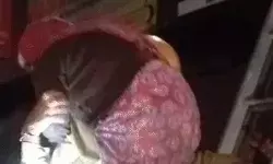 अपार्टमेंट के ग्राउंड फ्लोर पर लगी भीषण आग से जान बचाने को सेकंड.... अपार्टमेंट के ग्राउंड फ्लोर पर लगी भीषण आग से जान बचाने को सेकंड....