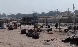 कुंभ मेला क्षेत्र में लगा कूड़े का अंबार- उखाड़े जा रहे टेंट- स्नान... कुंभ मेला क्षेत्र में लगा कूड़े का अंबार- उखाड़े जा रहे टेंट- स्नान...