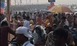 कम नहीं हो रहा संगम स्नान का आकर्षण-वीकेंड पर स्नानार्थियों की फिर भीड़