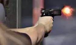 गोलीबारी की घटना में दो यातायात पुलिस अधिकारियों की हुई मौत