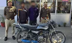 चोरी की गई बाईक के साथ दो बदमाश गिरफ्तार- कच्ची सड़क से.... चोरी की गई बाईक के साथ दो बदमाश गिरफ्तार- कच्ची सड़क से....