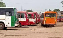 रोडवेज बसों की महाकुंभ वापसी से यात्रियों को मिली राहत रोडवेज बसों की महाकुंभ वापसी से यात्रियों को मिली राहत