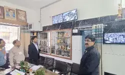 बोर्ड परीक्षा नकलविहीन कराने के लिए ADM ने केंद्र का किया निरीक्षण बोर्ड परीक्षा नकलविहीन कराने के लिए ADM ने केंद्र का किया निरीक्षण