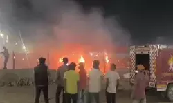 महाकुंभ 2025 मेला समापन के बाद अब CRPF पीएसी कैंप में लगी आग महाकुंभ 2025 मेला समापन के बाद अब CRPF पीएसी कैंप में लगी आग