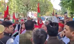 प्रदर्शन के दौरान एडीएम से धक्का मुक्की- सपा जिला अध्यक्ष समेत 53.... प्रदर्शन के दौरान एडीएम से धक्का मुक्की- सपा जिला अध्यक्ष समेत 53....