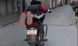 REEL के लिए स्टंट- लेटकर चलाई बाइक- 20000 का चालान- लाइसेंस.. REEL के लिए स्टंट- लेटकर चलाई बाइक- 20000 का चालान- लाइसेंस..