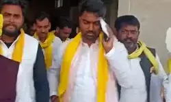 बोले सुभासपा नेता- जिन्हें पीले गमछे से दिक्कत उनकी आंखें निकाल लेंगे बोले सुभासपा नेता- जिन्हें पीले गमछे से दिक्कत उनकी आंखें निकाल लेंगे