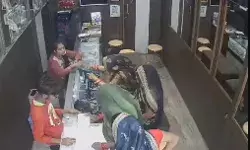 ग्राहक बनकर ज्वेलर्स की दुकान में घुसी महिलाएं नोजपिन का डिब्बा लेकर.. ग्राहक बनकर ज्वेलर्स की दुकान में घुसी महिलाएं नोजपिन का डिब्बा लेकर..