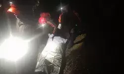 स्कूटी समेत तीन युवक 100 मीटर गहरी खाई में गिरे - हुई मौत