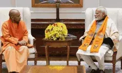 महाकुंभ के बाद पहली मुलाकात- पीएम से मिलने दिल्ली पहुंचे योगी महाकुंभ के बाद पहली मुलाकात- पीएम से मिलने दिल्ली पहुंचे योगी