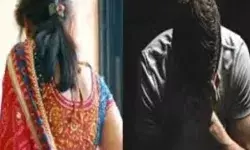 बाथरूम में चोरी छिपे पति कर रहा था ऐसा काम- बीवी ने रंगे हाथ पकड़ा....