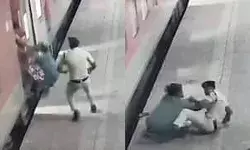 चलती ट्रेन में उतरते समय स्टेशन पर गिरी महिला- सुरक्षाकर्मी ने ऐसे.... चलती ट्रेन में उतरते समय स्टेशन पर गिरी महिला- सुरक्षाकर्मी ने ऐसे....