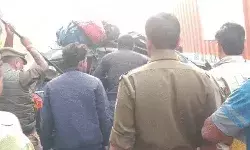 होली मनाने जा रहे लोगों की जिंदगी पर मौत का झपट्टा- बिजनेसमैन... होली मनाने जा रहे लोगों की जिंदगी पर मौत का झपट्टा- बिजनेसमैन...