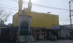 मस्जिदों को रंग गुलाल से बचाने की कवायद- तिरपाल से ढकी गई मस्जिदे मस्जिदों को रंग गुलाल से बचाने की कवायद- तिरपाल से ढकी गई मस्जिदे
