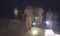 REEL बनाने के चक्कर में चार दोस्त गंगा में समाये- नहाते वक्त बना रहे.. REEL बनाने के चक्कर में चार दोस्त गंगा में समाये- नहाते वक्त बना रहे..