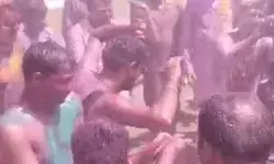 एसपी मोहम्मद मुस्ताक ने बजाया ढोल- किया नागिन डांस एसपी मोहम्मद मुस्ताक ने बजाया ढोल- किया नागिन डांस