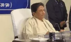 खुद को आयरन लेडी बताते हुए बोली मायावती- मुझे कर्म पर विश्वास खुद को आयरन लेडी बताते हुए बोली मायावती- मुझे कर्म पर विश्वास