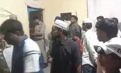 बीच चौराहे पर ई रिक्शा चालक की गोली मारकर हत्या- दो बदमाशों.... बीच चौराहे पर ई रिक्शा चालक की गोली मारकर हत्या- दो बदमाशों....