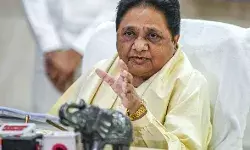 भड़की मायावती बोली- क्या यही है सरकार का अंबेडकर प्रेम? भड़की मायावती बोली- क्या यही है सरकार का अंबेडकर प्रेम?