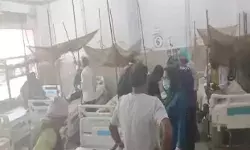 वृंदावन से लौट रहे लोगों की पिकअप ट्रैक्टर ट्राली से टकराकर पलटी वृंदावन से लौट रहे लोगों की पिकअप ट्रैक्टर ट्राली से टकराकर पलटी