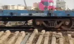 फिर हुआ रेल हादसा- गिर्डर से टकराई मालगाड़ी- रेलवे ट्रैक क्षतिग्रस्त फिर हुआ रेल हादसा- गिर्डर से टकराई मालगाड़ी- रेलवे ट्रैक क्षतिग्रस्त