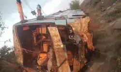 एक्सप्रेस वे पर हादसा- 80 यात्रियों से भरी बस पलटी- मौके पर... एक्सप्रेस वे पर हादसा- 80 यात्रियों से भरी बस पलटी- मौके पर...