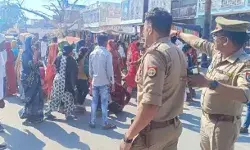 दारू नहीं देने पर सेल्समैन की पीट पीट कर हत्या- तिराहे पर फेंकीं लाश दारू नहीं देने पर सेल्समैन की पीट पीट कर हत्या- तिराहे पर फेंकीं लाश