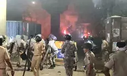 औरंगजेब विवाद के चलते भड़की हिंसा तो आगजनी के साथ हुआ पथराव भी