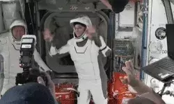 9 महीने बाद सुनीता विलियम्स अंतरिक्ष से धरती के लिए रवाना 9 महीने बाद सुनीता विलियम्स अंतरिक्ष से धरती के लिए रवाना