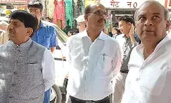 अधिकारियों के साथ निरीक्षण करने निकले मंत्री को मिला जाम ही जाम अधिकारियों के साथ निरीक्षण करने निकले मंत्री को मिला जाम ही जाम