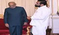 न्यूजीलैंड के PM लक्सन ने शिंदे के साथ विभिन्न मुद्दों पर चर्चा की न्यूजीलैंड के PM लक्सन ने शिंदे के साथ विभिन्न मुद्दों पर चर्चा की