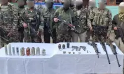 मिली कामयाबी- सुरक्षाबलों ने 3 उग्रवादियों को किया गिरफ्तार मिली कामयाबी- सुरक्षाबलों ने 3 उग्रवादियों को किया गिरफ्तार