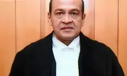 आग लगने पर खुला भेद- हाईकोर्ट के जज के बंगले से भारी मात्रा में कैश आग लगने पर खुला भेद- हाईकोर्ट के जज के बंगले से भारी मात्रा में कैश