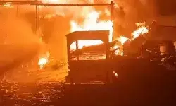 गोदाम, टी स्टॉल, लकड़ी स्क्रैप की दुकान में लगी आग- बुलानी पड़ी गाड़ियां