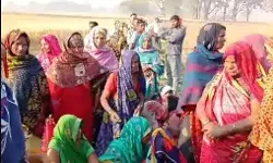 ड्यूटी पर जा रहे होमगार्ड के जवान का मर्डर- ईटों से कूट कूटकर उतारा... ड्यूटी पर जा रहे होमगार्ड के जवान का मर्डर- ईटों से कूट कूटकर उतारा...