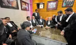 इलाहाबाद हाईकोर्ट में जस्टिस वर्मा के खिलाफ शुरू हुई हड़ताल इलाहाबाद हाईकोर्ट में जस्टिस वर्मा के खिलाफ शुरू हुई हड़ताल