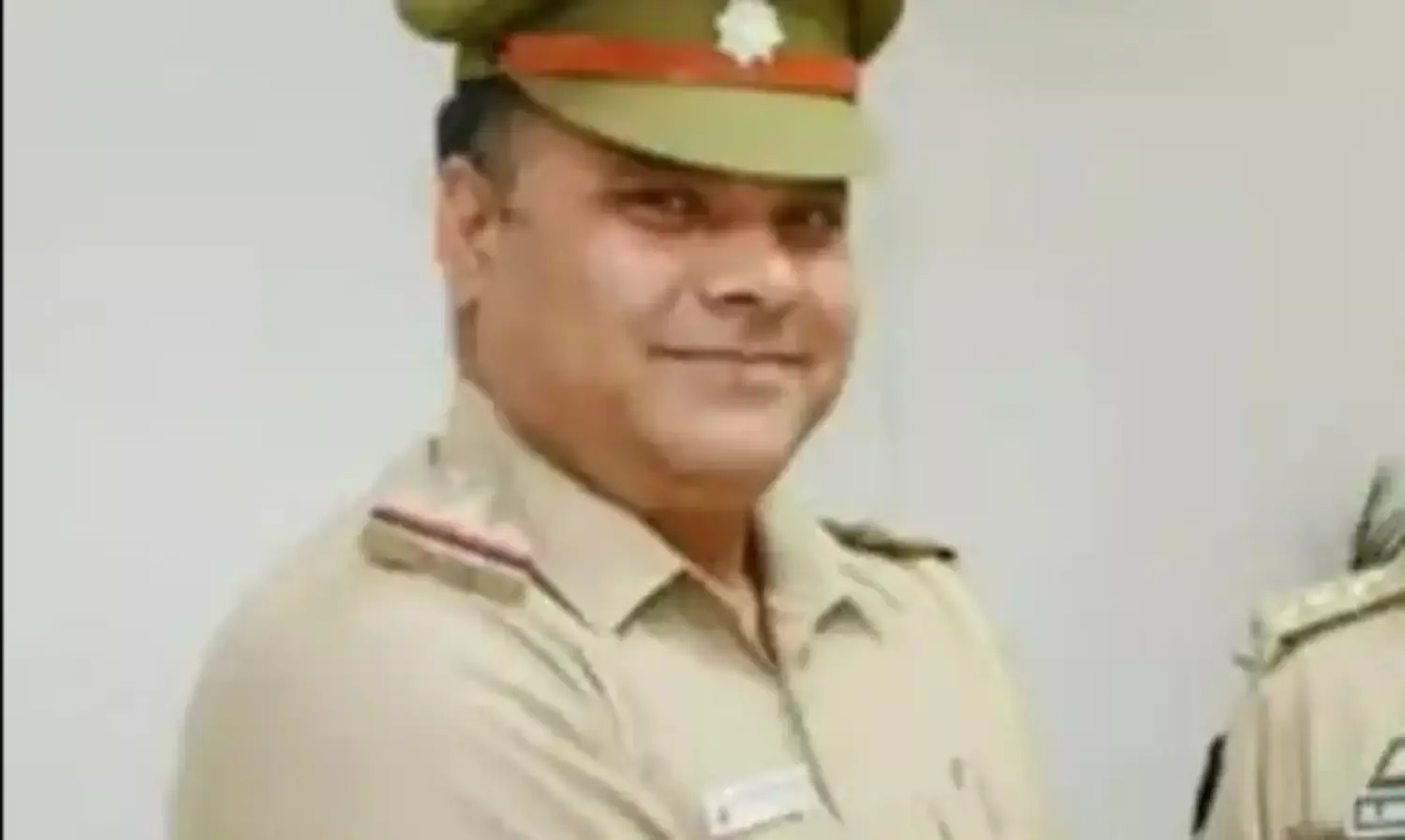 10 करोड़ की लूट के दो आरोपी छोड़ें- इंस्पेक्टर समेत तीन पुलिस कर्मी...