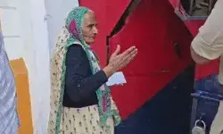 मुस्कान के साथ जेल में बंद साहिल के बालों पर चली कैंची मुस्कान के साथ जेल में बंद साहिल के बालों पर चली कैंची