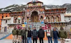 चार धाम यात्रा- REEL बनाने वालों की नो एंट्री- पैसे देकर VIP दर्शन.... चार धाम यात्रा- REEL बनाने वालों की नो एंट्री- पैसे देकर VIP दर्शन....