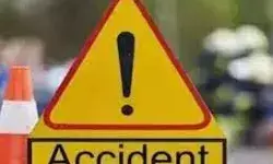 ट्रेन-कार की टक्कर में 4 लोगों की हुई मौत- इतने लोग हुए घायल