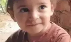 बिल्ली से डरकर भागी बच्ची उबलते दूध के बर्तन में गिरी- हो गई मौत