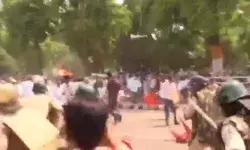 विधानसभा का घेराव करने पहुंचे कांग्रेसियों पर बरसी लाठियां- वॉटर कैनन..