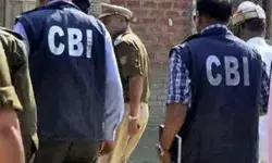 घूस ले रहे सेना के इंजीनियर और असिस्टेंट को सीबीआई ने किया गिरफ्तार घूस ले रहे सेना के इंजीनियर और असिस्टेंट को सीबीआई ने किया गिरफ्तार