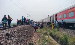 फिर हुआ रेल हादसा- कामाख्या एक्सप्रेस के 11 डिब्बे हुए बेपटरी