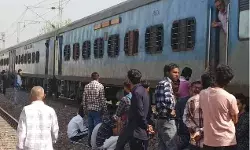होते होते बचा बड़ा रेल हादसा- जनशताब्दी का पहिया जाम- 50 मीटर तक.... होते होते बचा बड़ा रेल हादसा- जनशताब्दी का पहिया जाम- 50 मीटर तक....