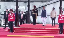 कोलंबो पहुंचे पीएम मोदी का जोरदार स्वागत - दिया गार्ड ऑफ ऑनर कोलंबो पहुंचे पीएम मोदी का जोरदार स्वागत - दिया गार्ड ऑफ ऑनर