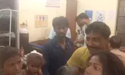 काल बने ट्रेलर ने मां एवं चार बच्चों को कुचला- तीन बेटियों की मौत काल बने ट्रेलर ने मां एवं चार बच्चों को कुचला- तीन बेटियों की मौत